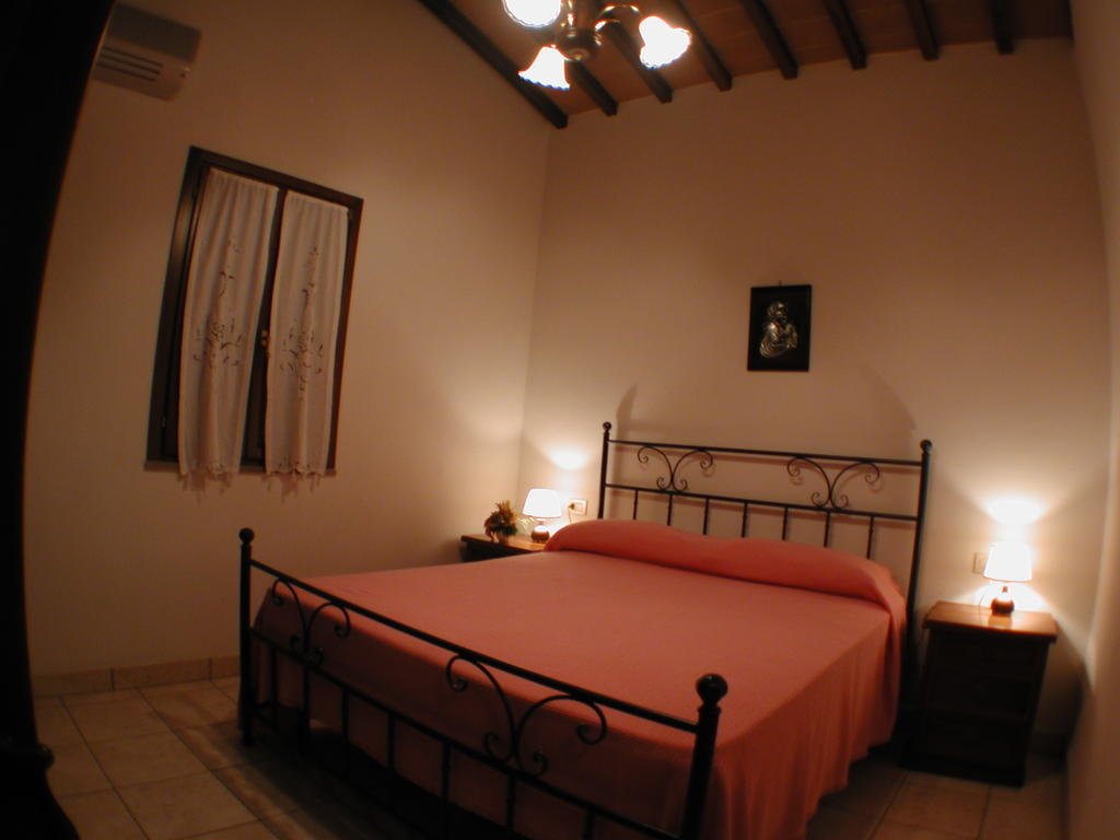 Agriturismo Cameli Черталдо Стая снимка