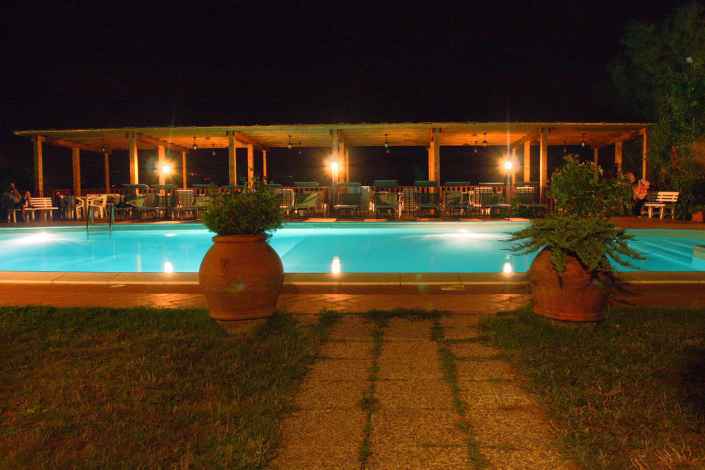 Agriturismo Cameli Черталдо Екстериор снимка